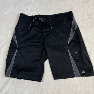 LULULEMON Wave 11" Board Shorts Swim Trunks in Black/Grey 36